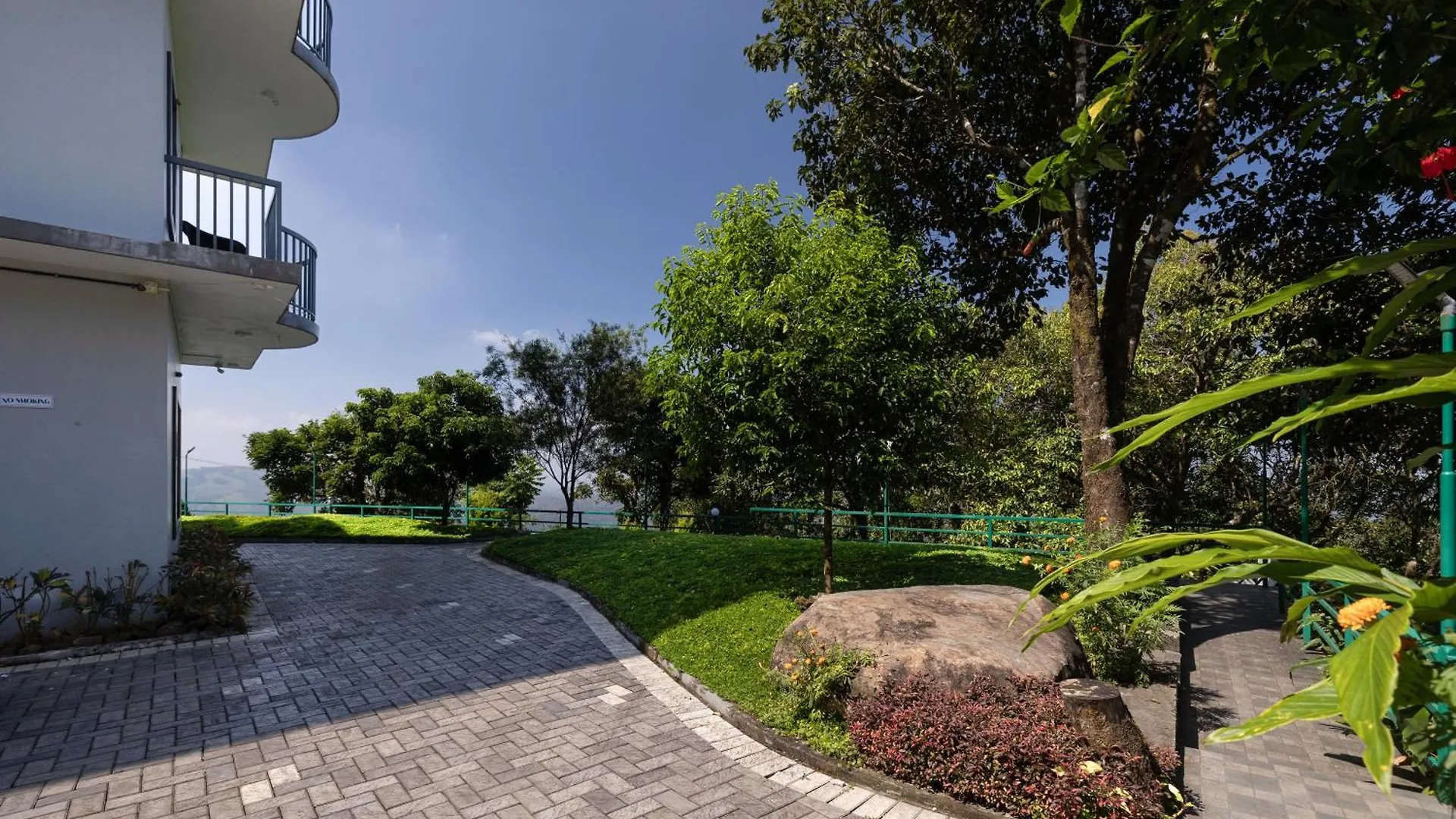 Hotel Avadale Idukki - Stag Groups Not Allowed