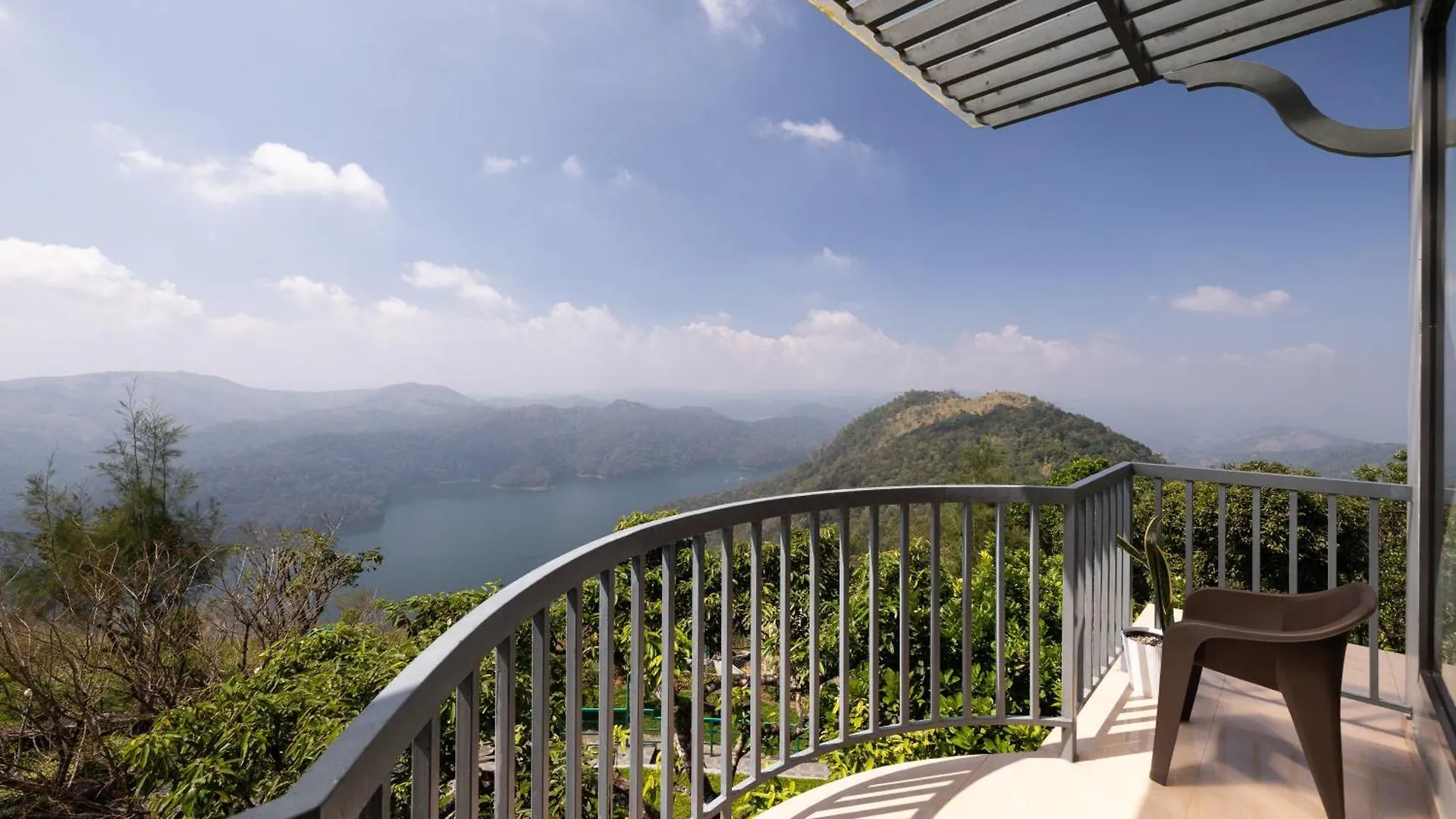 Avadale Idukki - Stag Groups Not Allowed 2*,