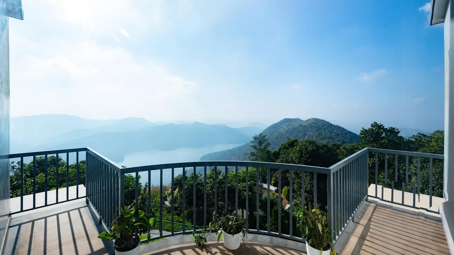 Hotel Avadale Idukki - Stag Groups Not Allowed