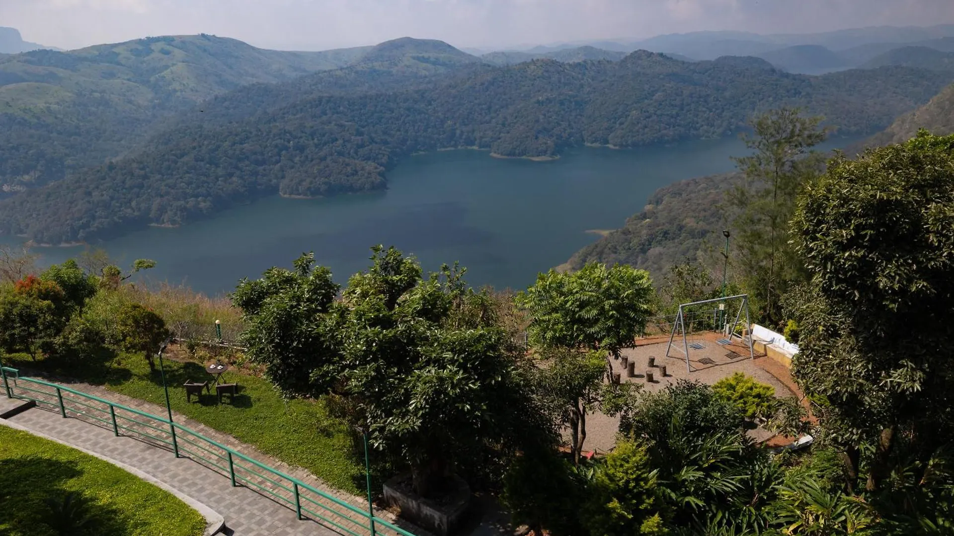 Hotel Avadale Idukki - Stag Groups Not Allowed